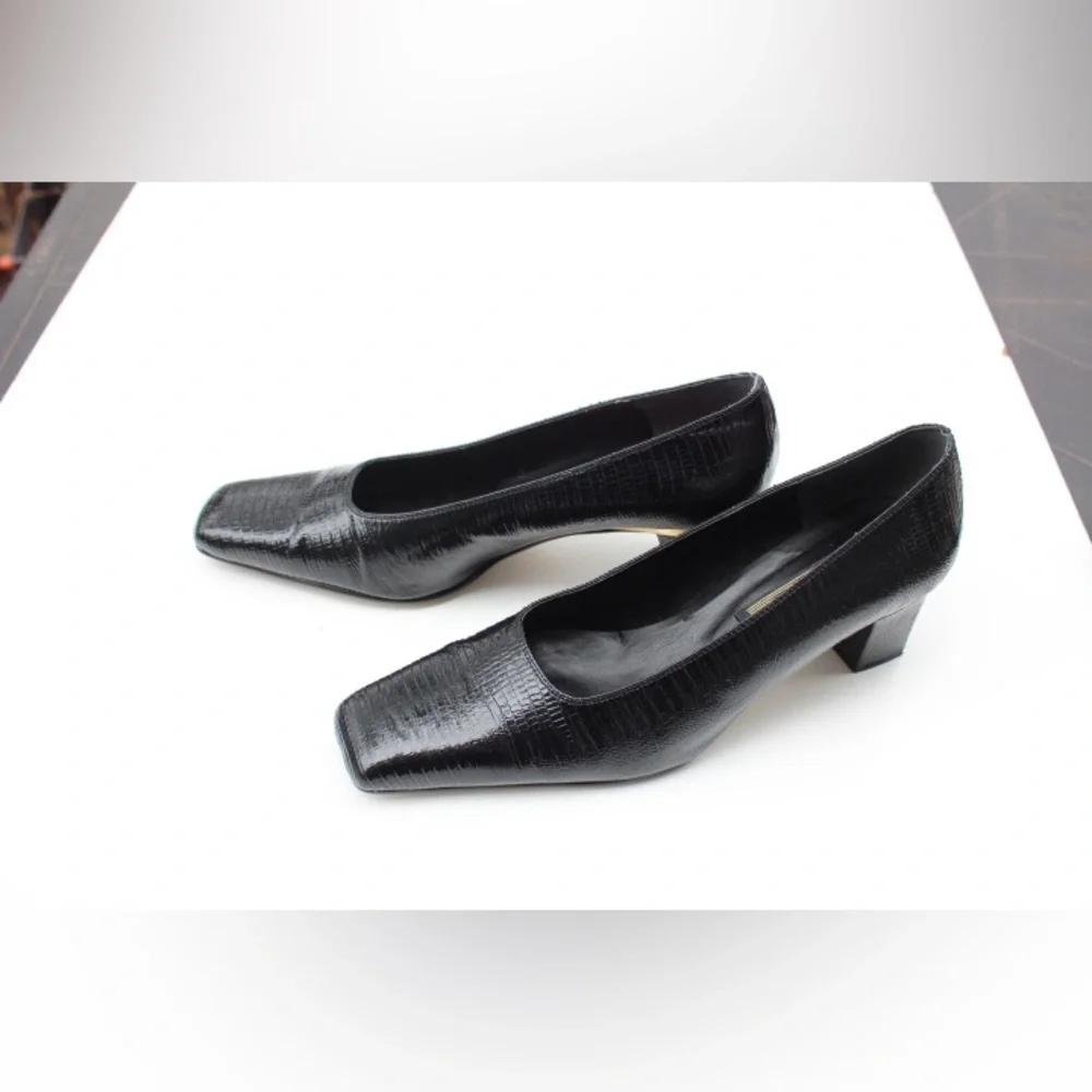 J. Renee pumps